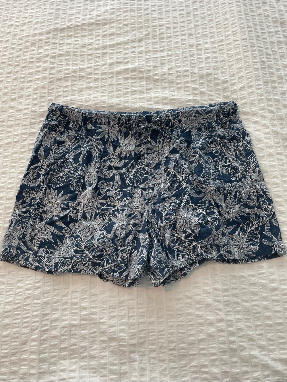 Briggs New York Navy and White Floral Linen Blend Shorts